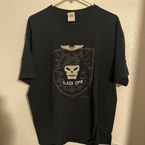 2010 Black Ops Call of Duty shirt Size XL